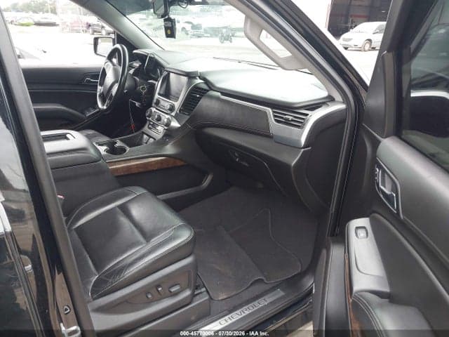 2019 CHEVROLET TAHOE LT 5