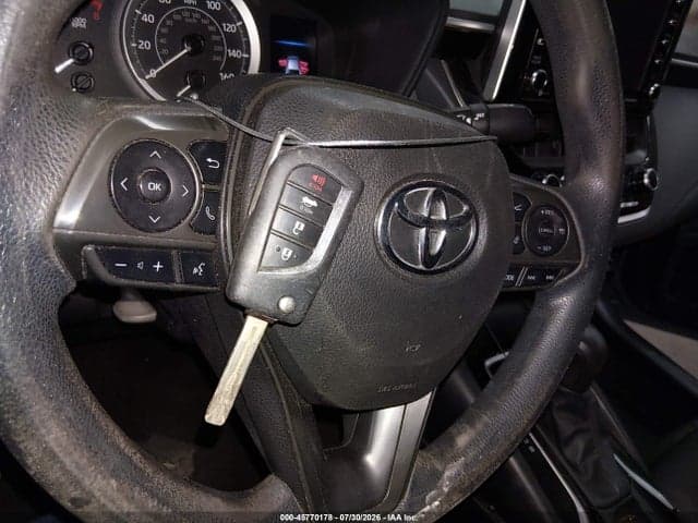 2021 TOYOTA COROLLA LE 11