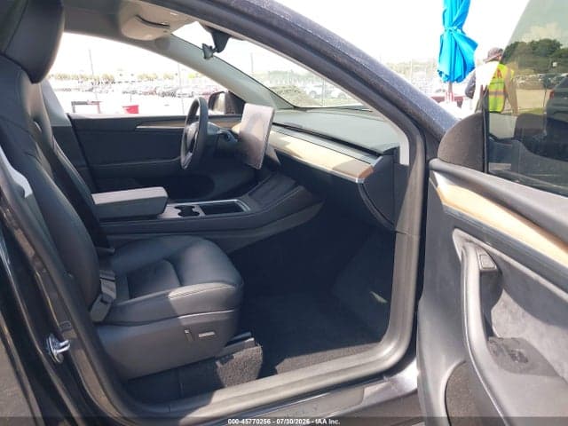 2025 TESLA MODEL Y LONG RANGE DUAL MOTOR REAR-WHEEL DRIVE 5