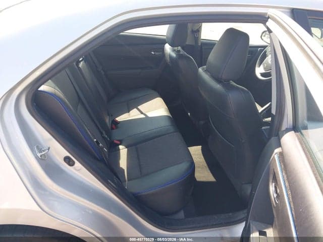 2017 TOYOTA COROLLA SE 8