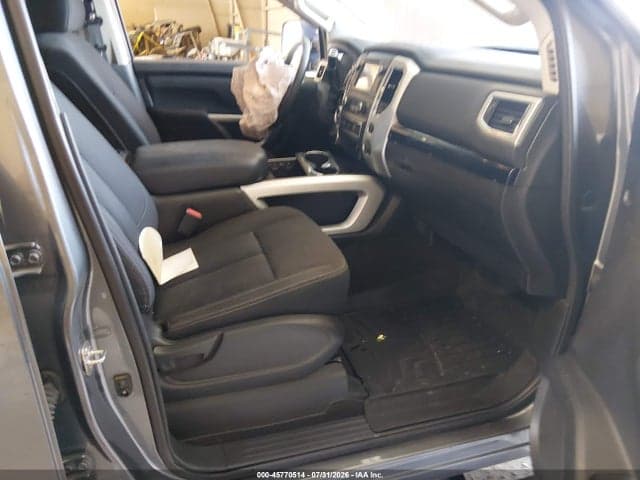 2017 NISSAN TITAN SV 5