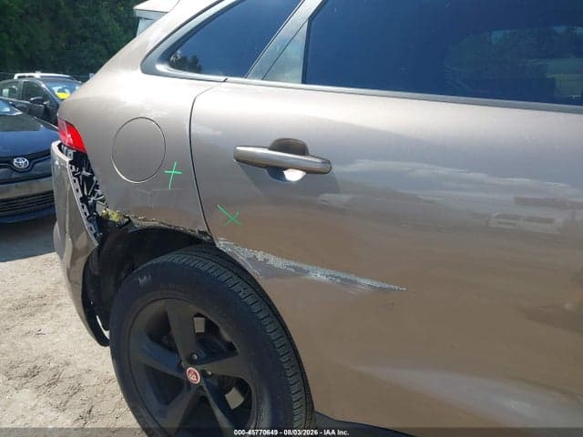 2017 JAGUAR F-PACE 20D PREMIUM 6