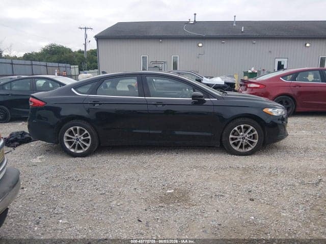 2019 FORD FUSION SE 13