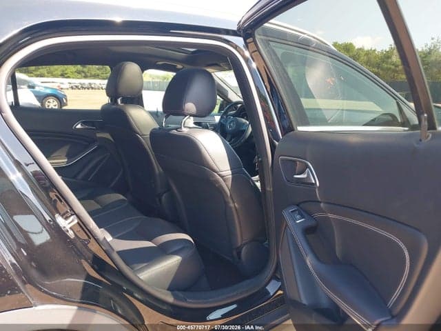 2019 MERCEDES-BENZ GLA 250 4MATIC 8