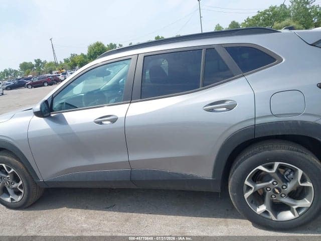 2025 CHEVROLET TRAX FWD LT 14