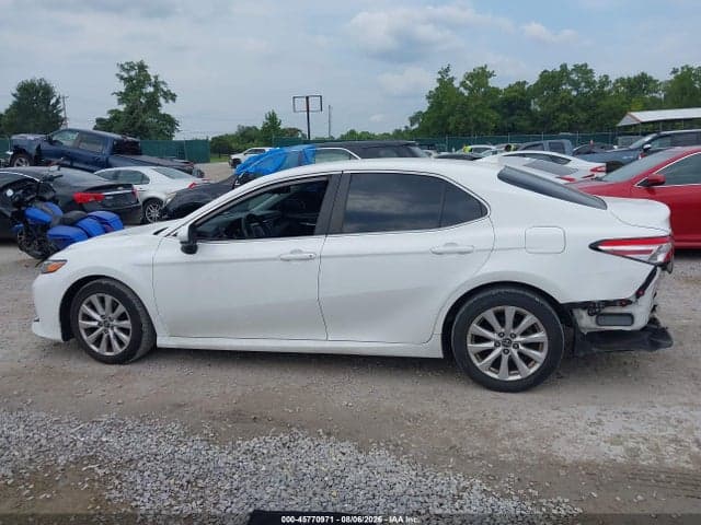 2019 TOYOTA CAMRY LE 14