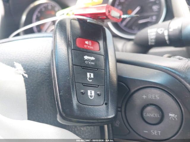 2018 TOYOTA CAMRY XLE 11