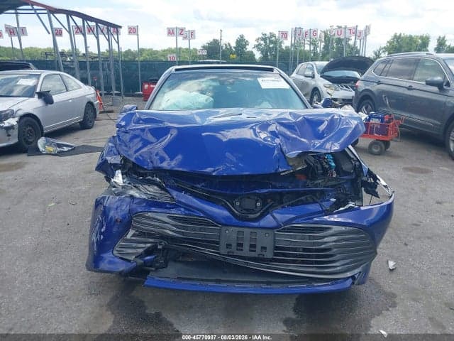 2018 TOYOTA CAMRY XLE 13