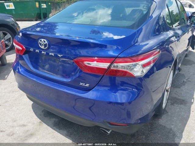 2018 TOYOTA CAMRY XLE 21