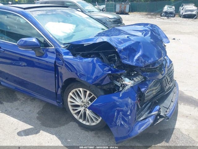 2018 TOYOTA CAMRY XLE 6