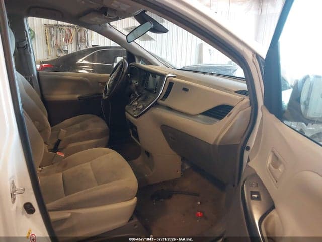 2018 TOYOTA SIENNA L 7 PASSENGER 5