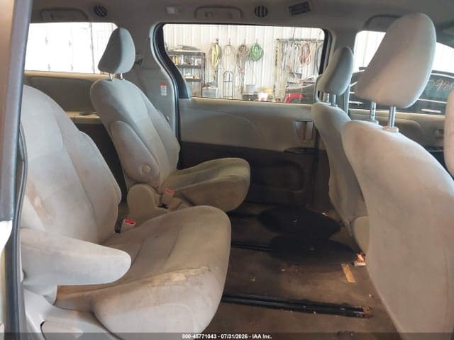 2018 TOYOTA SIENNA L 7 PASSENGER 8