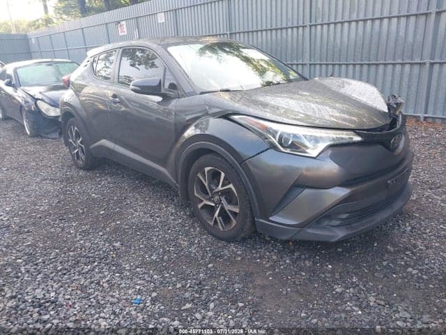 2019 TOYOTA C-HR XLE - 1