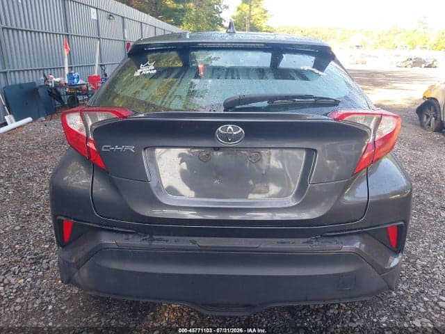 2019 TOYOTA C-HR XLE 16