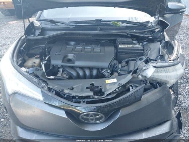 2019 TOYOTA C-HR XLE 10