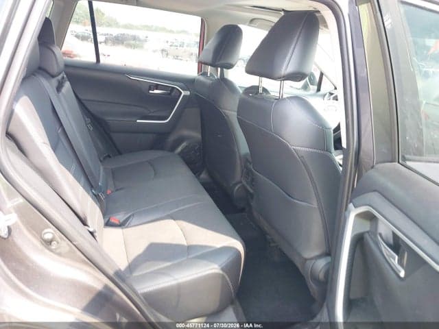 2025 TOYOTA RAV4 XLE PREMIUM 8