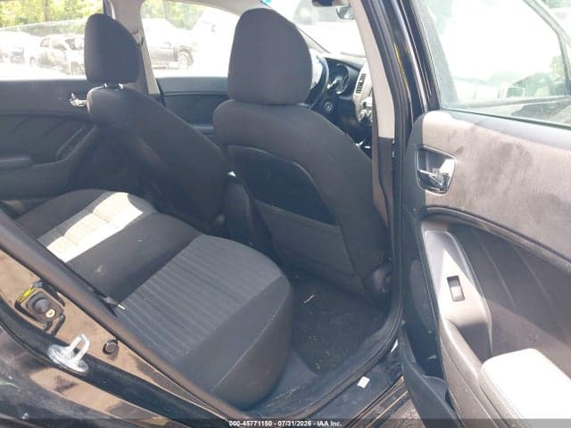 2017 KIA FORTE S 8