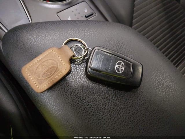 2021 TOYOTA CAMRY SE 11