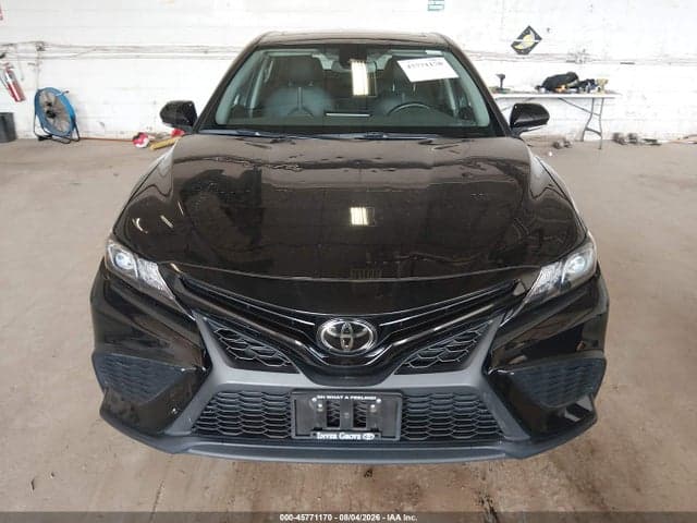2021 TOYOTA CAMRY SE 12