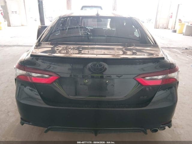 2021 TOYOTA CAMRY SE 16