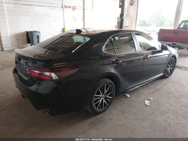 2021 TOYOTA CAMRY SE 4