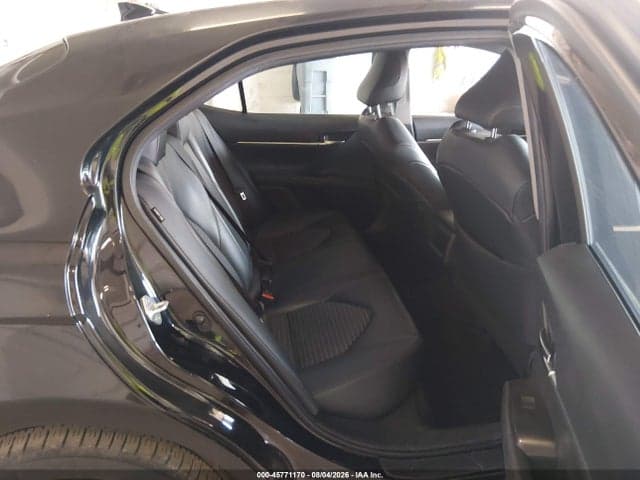 2021 TOYOTA CAMRY SE 8