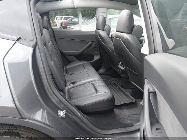 2023 TESLA MODEL Y 8