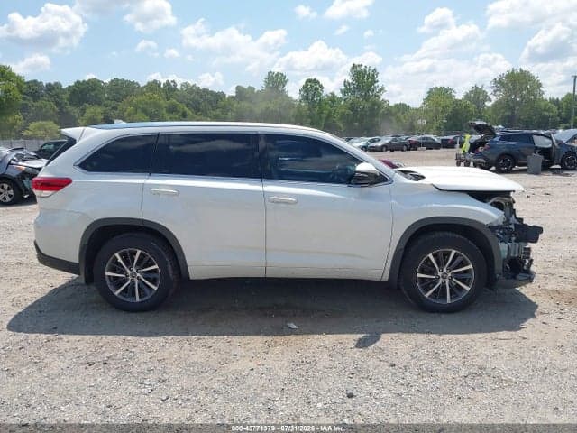 2017 TOYOTA HIGHLANDER XLE 14