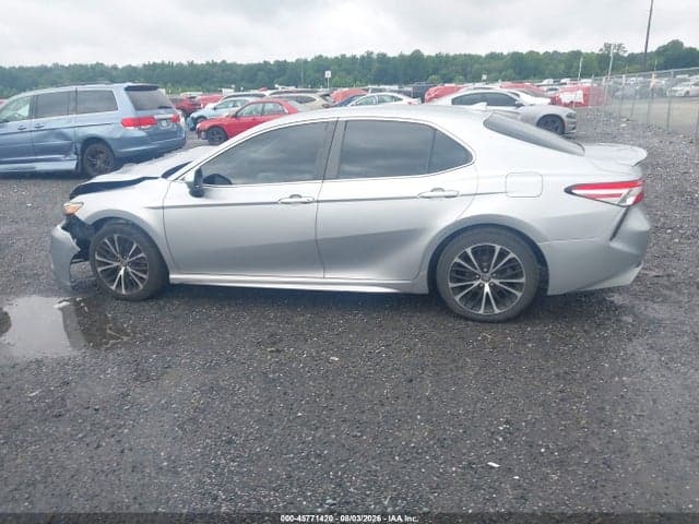 2020 TOYOTA CAMRY SE 14