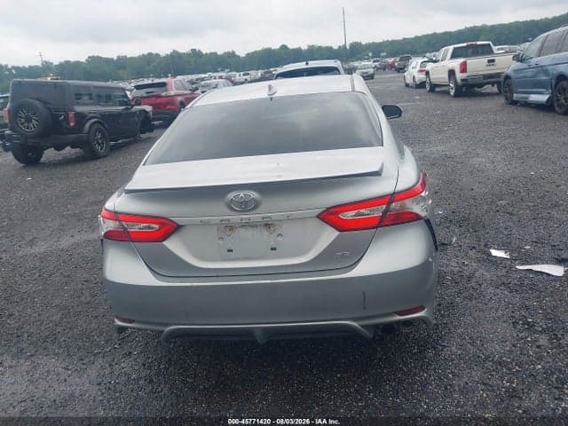 2020 TOYOTA CAMRY SE 16