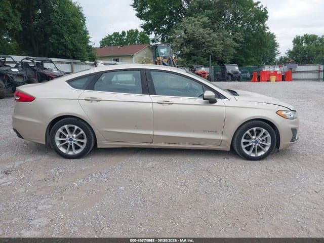 2019 FORD FUSION HYBRID SE 13