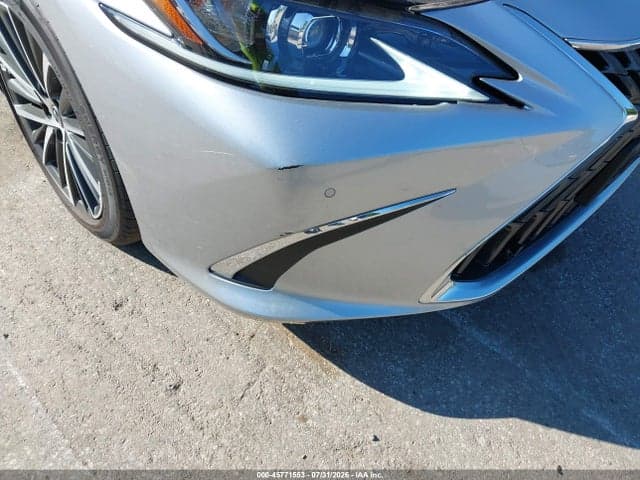 2025 LEXUS ES 300H 18
