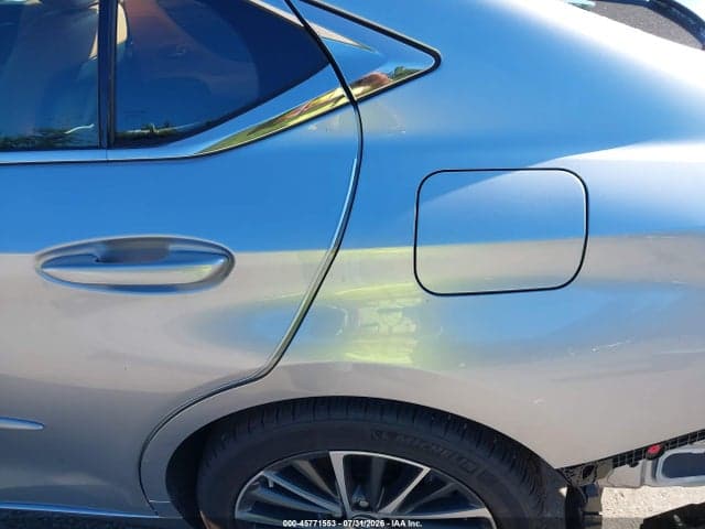 2025 LEXUS ES 300H 19