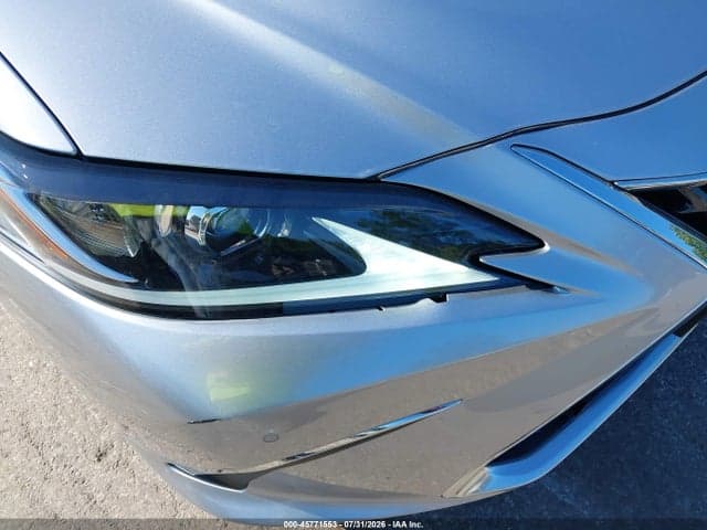 2025 LEXUS ES 300H 21