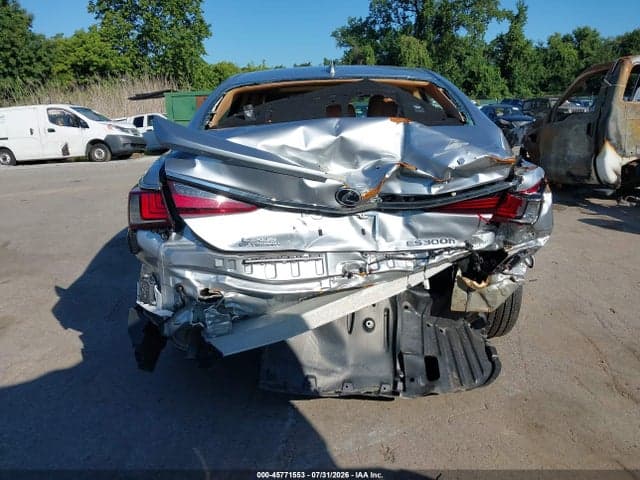 2025 LEXUS ES 300H 6