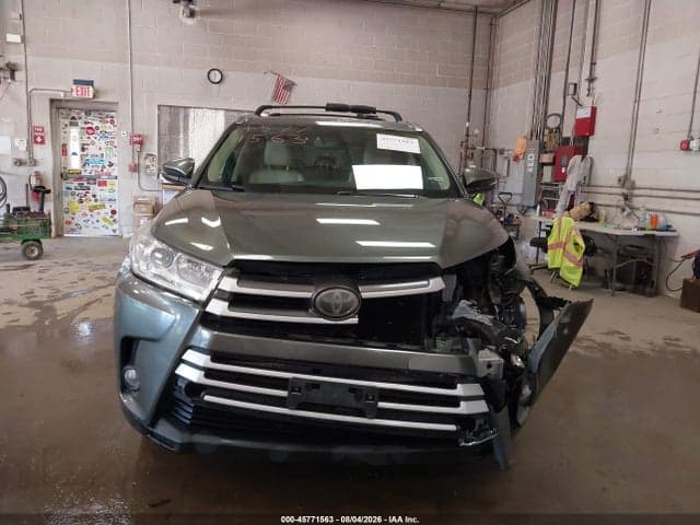 2017 TOYOTA HIGHLANDER XLE 12