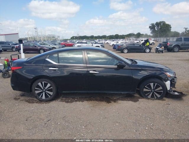 2021 NISSAN ALTIMA SV FWD 13