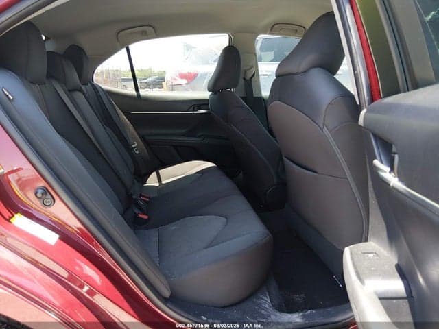 2018 TOYOTA CAMRY LE 8
