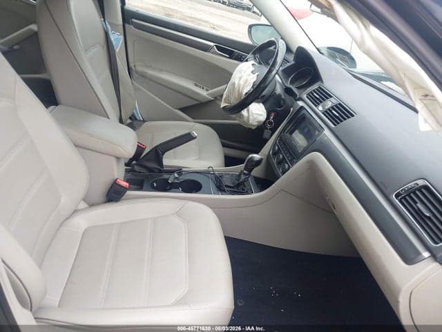 2017 VOLKSWAGEN PASSAT 1.8T R-LINE 5