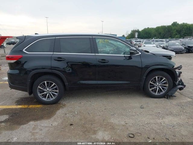 2017 TOYOTA HIGHLANDER XLE 13