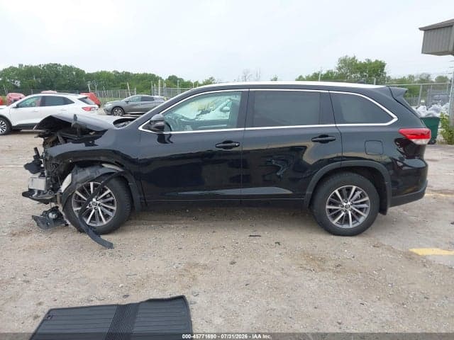 2017 TOYOTA HIGHLANDER XLE 14