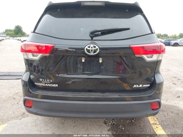 2017 TOYOTA HIGHLANDER XLE 16