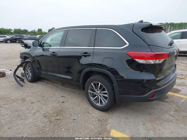 2017 TOYOTA HIGHLANDER XLE 3