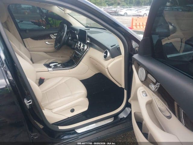 2018 MERCEDES-BENZ GLC 300 4MATIC 5