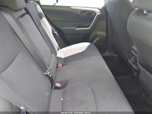 2023 TOYOTA RAV4 LE 8