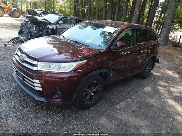 2019 TOYOTA HIGHLANDER LE 2