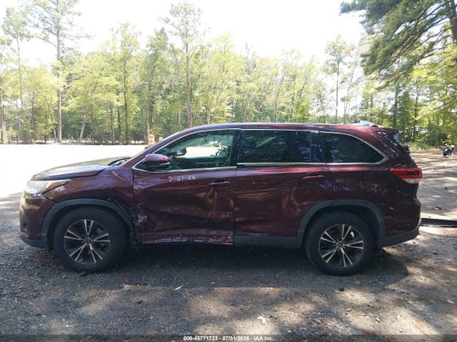 2019 TOYOTA HIGHLANDER LE 14