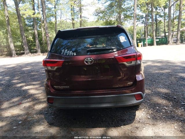 2019 TOYOTA HIGHLANDER LE 16