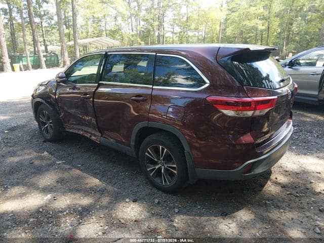 2019 TOYOTA HIGHLANDER LE 3