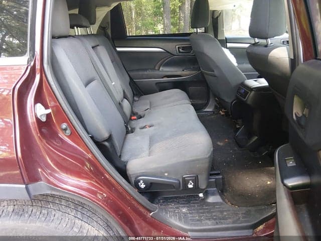 2019 TOYOTA HIGHLANDER LE 8